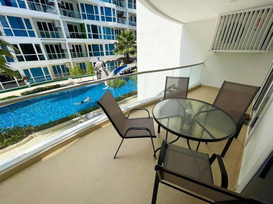 Large Luxury, Pool View, Grand Avenue, Pattaya - 202 Lejlighed Eksteriør billede